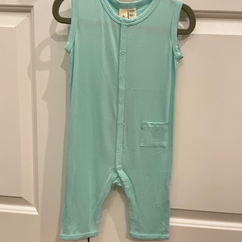 ✨NWT✨ Kyte Baby 18-24m Sleeveless Snap Romper in Seamist